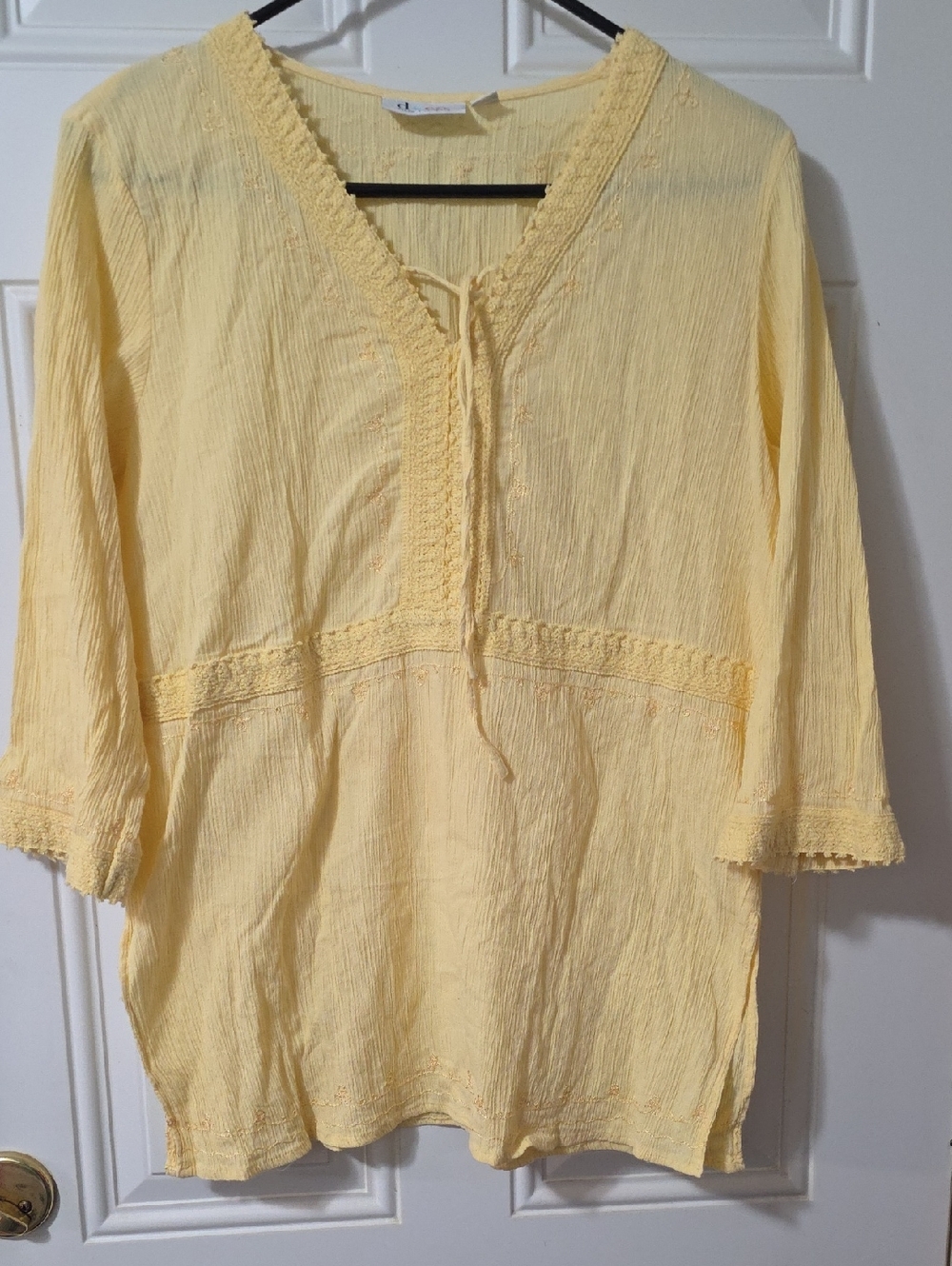 D & Co. Light Yellow Women’s Peasant Tunic Top